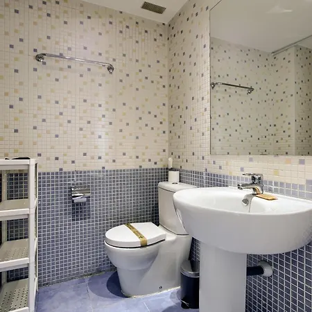 Charming Madrid Airport Apartment Exterior photo