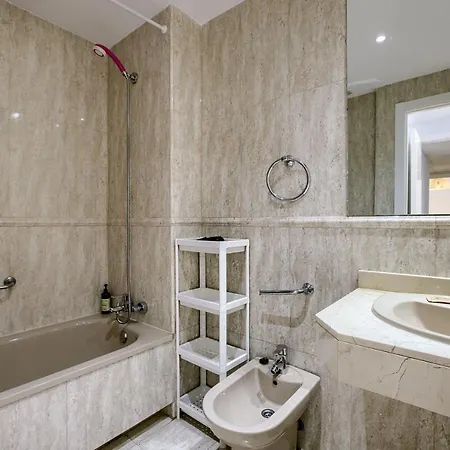 Charming Madrid Airport Apartment Exterior photo